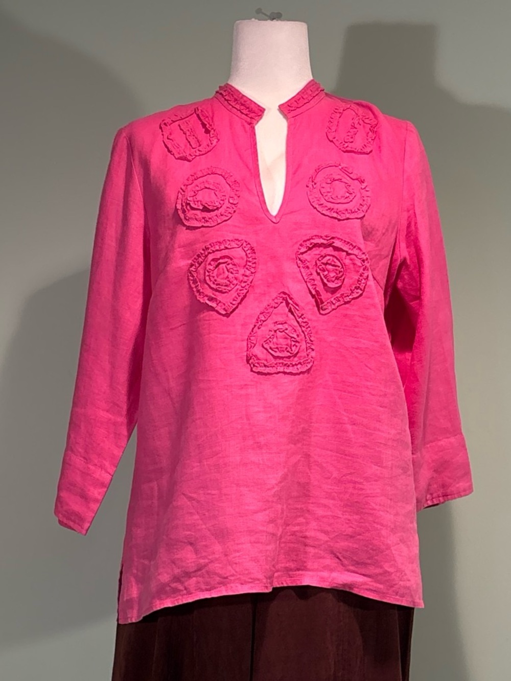 Women’s Pink linen tunic top w/ Embroidered Split-Neck Top size L